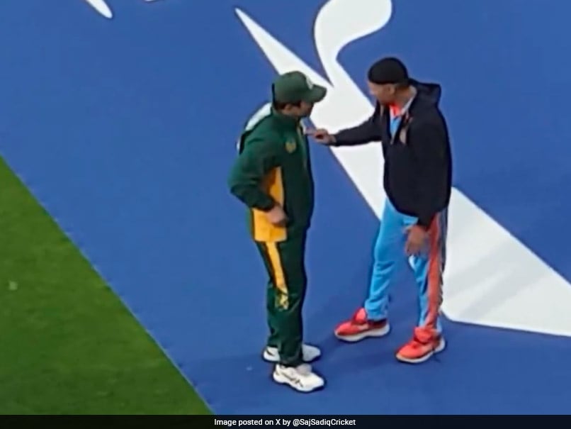 Harbhajan Singh Meets Kamran Akmal Weeks After ‘Sikh Joke’ Incident, This Happens. Watch