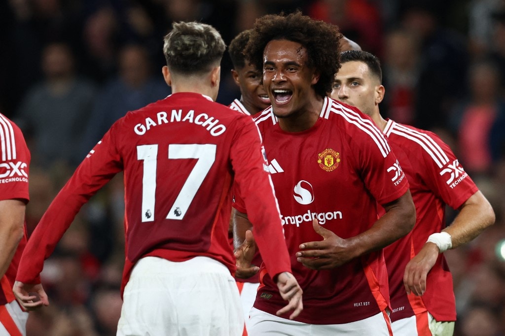 New Signing Joshua Zirkzee Scores Winner On Manchester United Debut vs Fulham