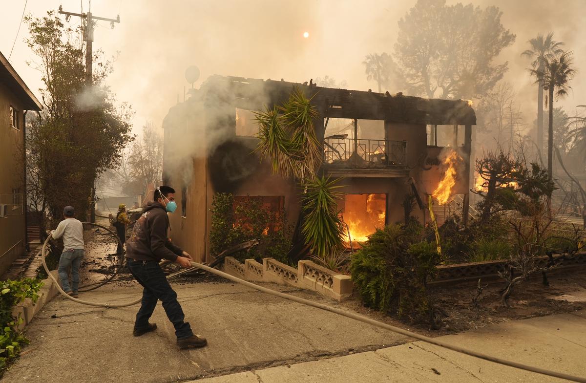 In pictures | Los Angeles wildfires and harrowing escapes